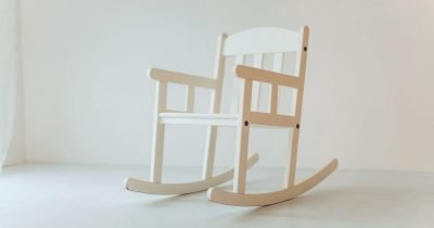 Schulterblatt-Knie-Schaukel